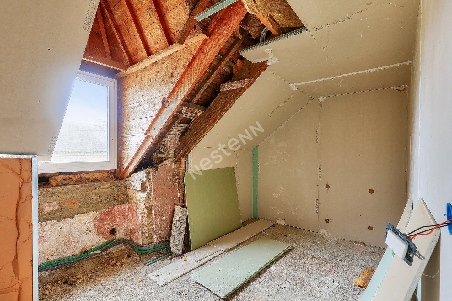 Maison longère Saint Brandan aux portes de QUINTIN, au calme, 4 chambres, à finir de rénover !