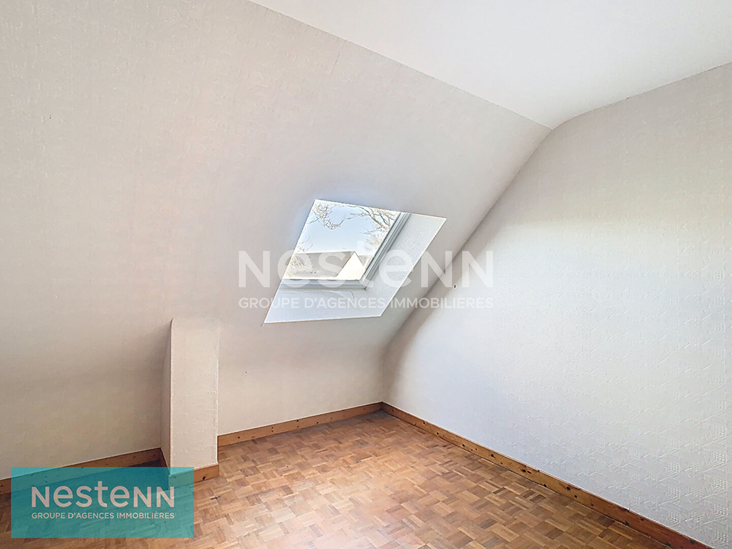 VENTE SAINT-DONAN, Grande maison familiale 5 chambres, vivable de plain-pied, proche centre bourg