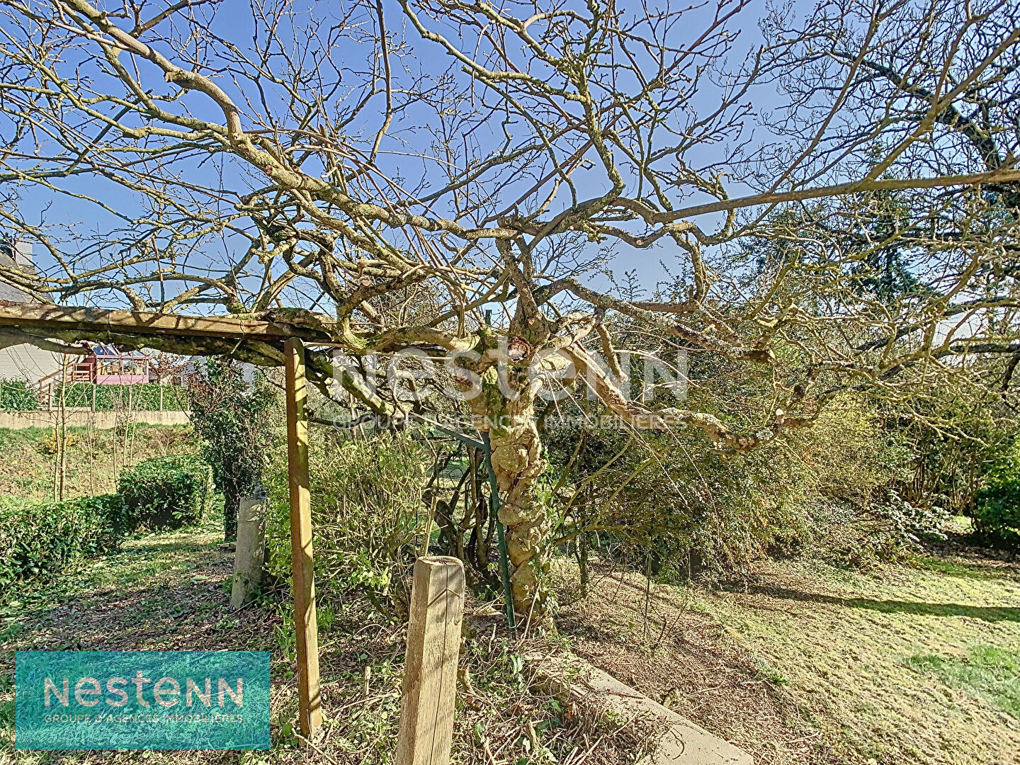 VENTE SAINT-DONAN, Grande maison familiale 5 chambres, vivable de plain-pied, proche centre bourg