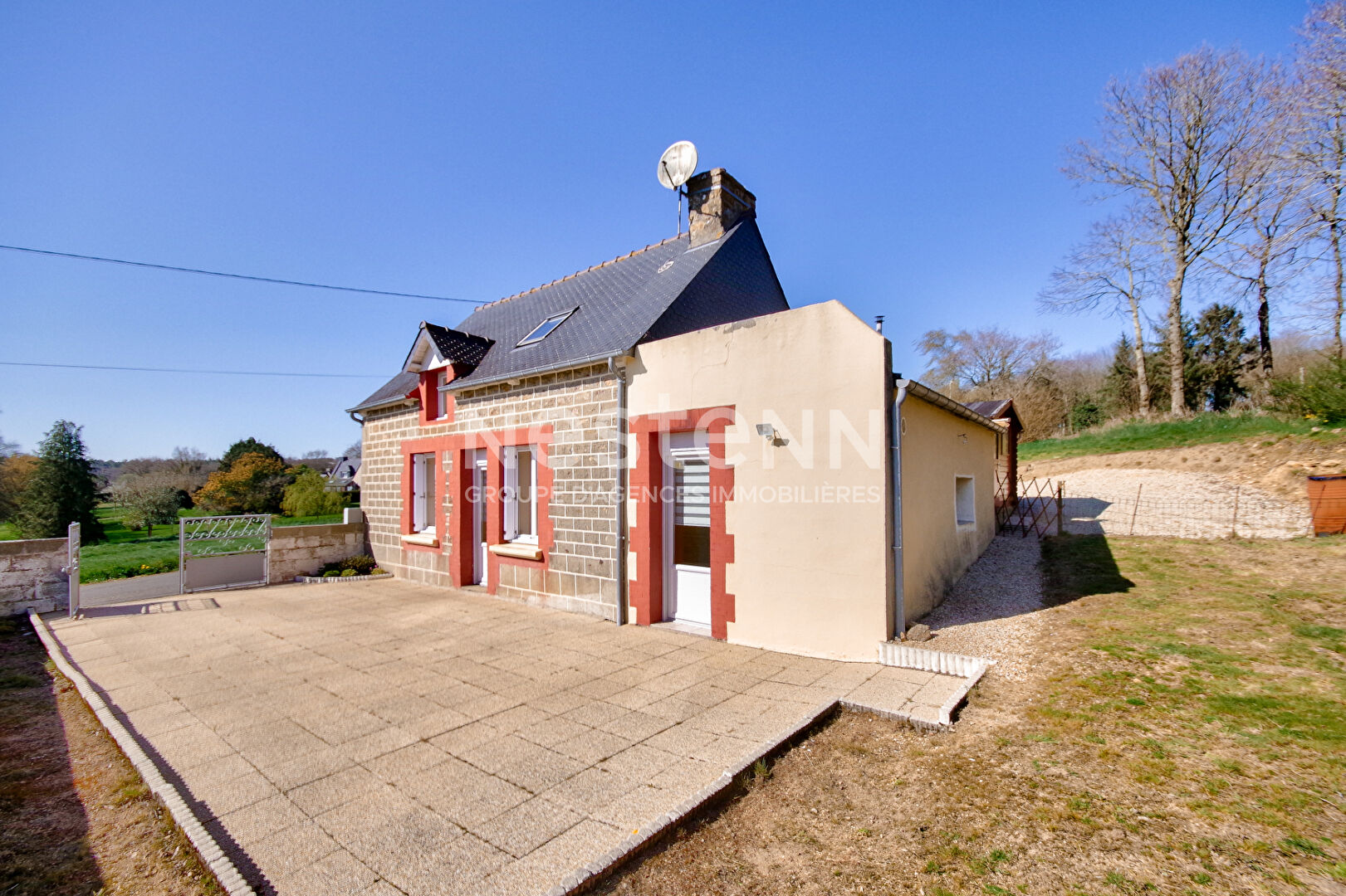 Charmante maison en pierre rénovée - Saint-Péver