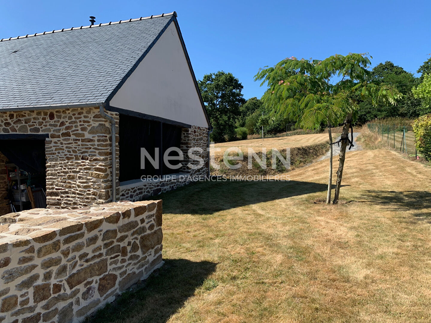 A LOUER  JOLIE MAISON T3 EN PIERRE CAMPAGNE PLEDRAN