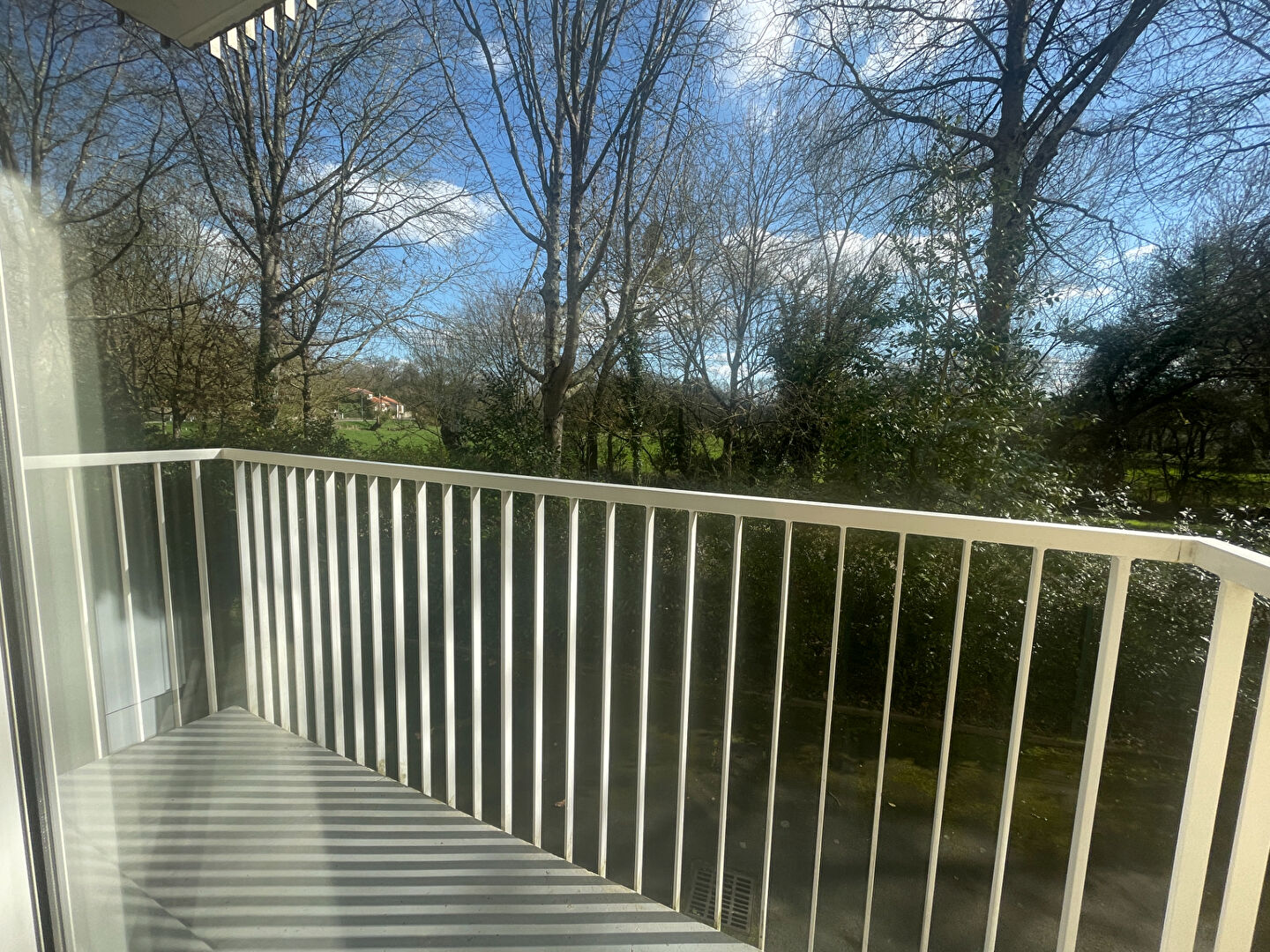 SOUS OFFRE - Appartement Nantes sud t2 48 m2 lumineux garage bord de sèvre balcon