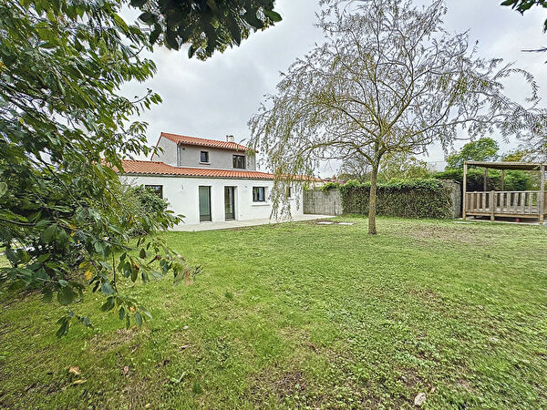 Vente maison parking à Verrieres en anjou (49480)