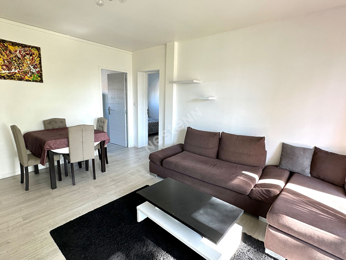 Nantes Bout des Pavés :  Appartement à vendre T3, 2 chambres, proche lignes bus  et commerces. Entièrement rénové.