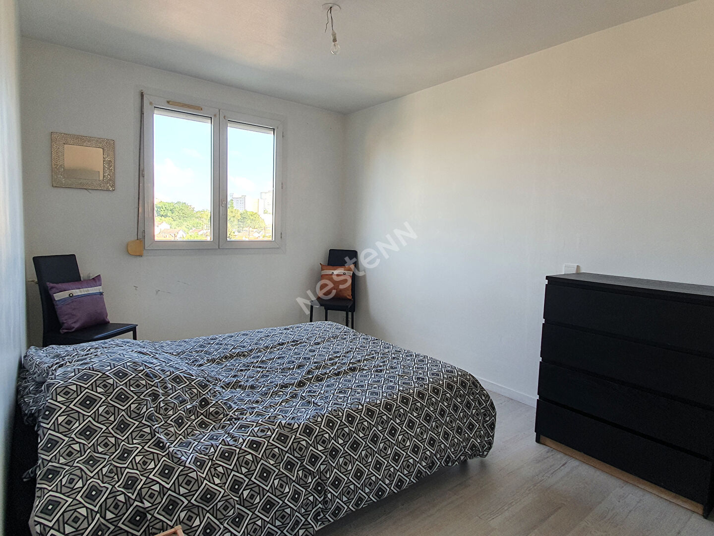 Nantes Bout des Pavés :  Appartement à vendre T3, 2 chambres, proche lignes bus  et commerces. Entièrement rénové.
