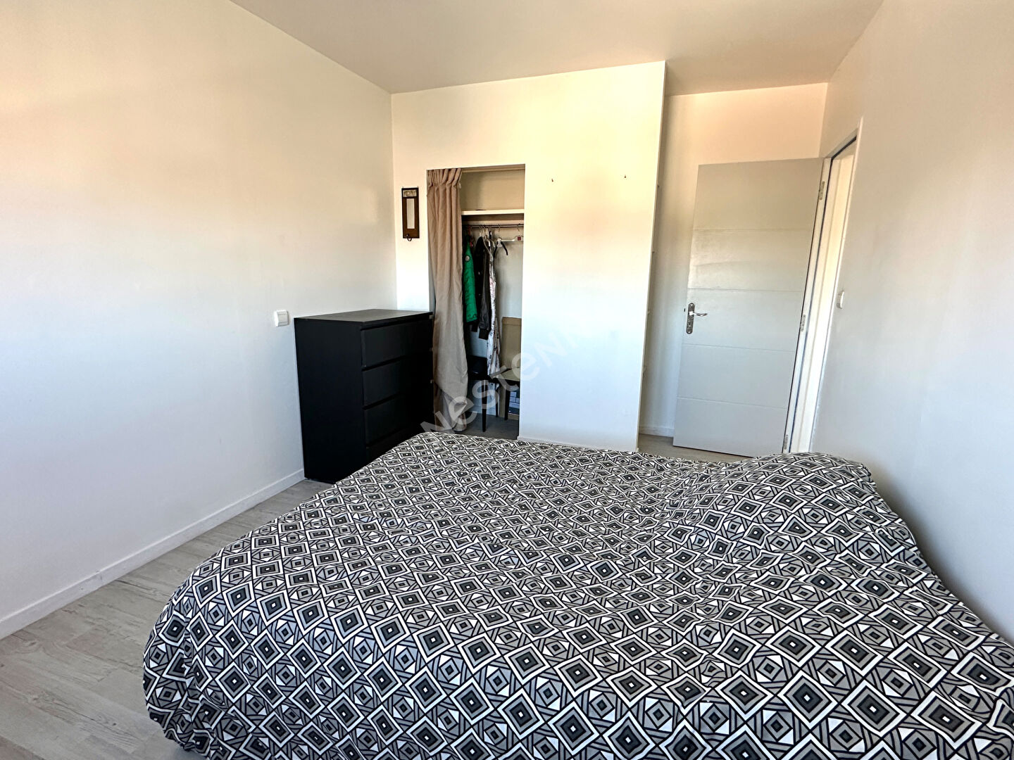 Nantes Bout des Pavés :  Appartement à vendre T3, 2 chambres, proche lignes bus  et commerces. Entièrement rénové.