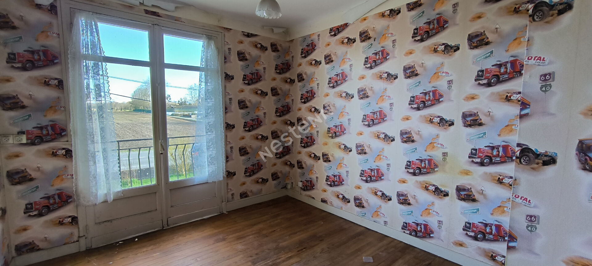 A vendre BUROS Maison de 90 m² avec 3 chambres et bureau sur terrain de 1026 m²