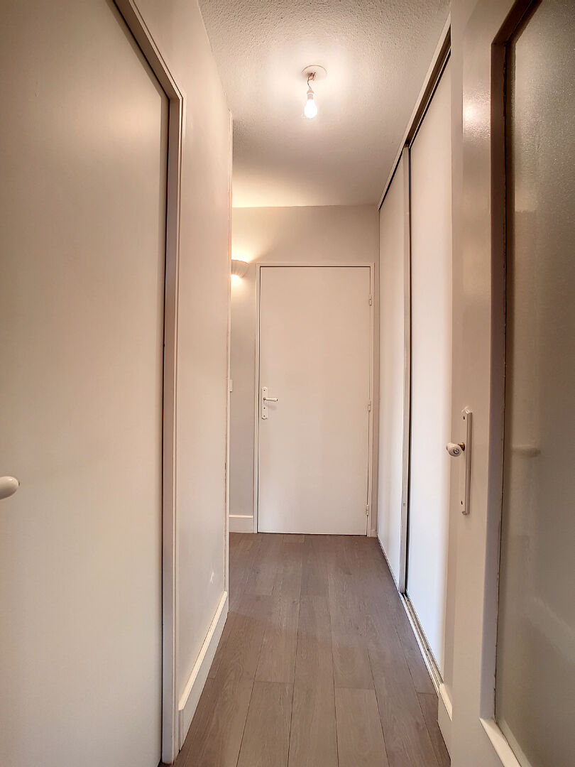 A LOUER APPARTEMENT T4 DE 81.50 m2 AVEC BALCON ET GARAGE