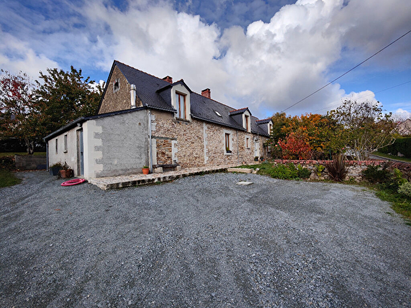 Vente par agence immobiliere à Feneu (49460)