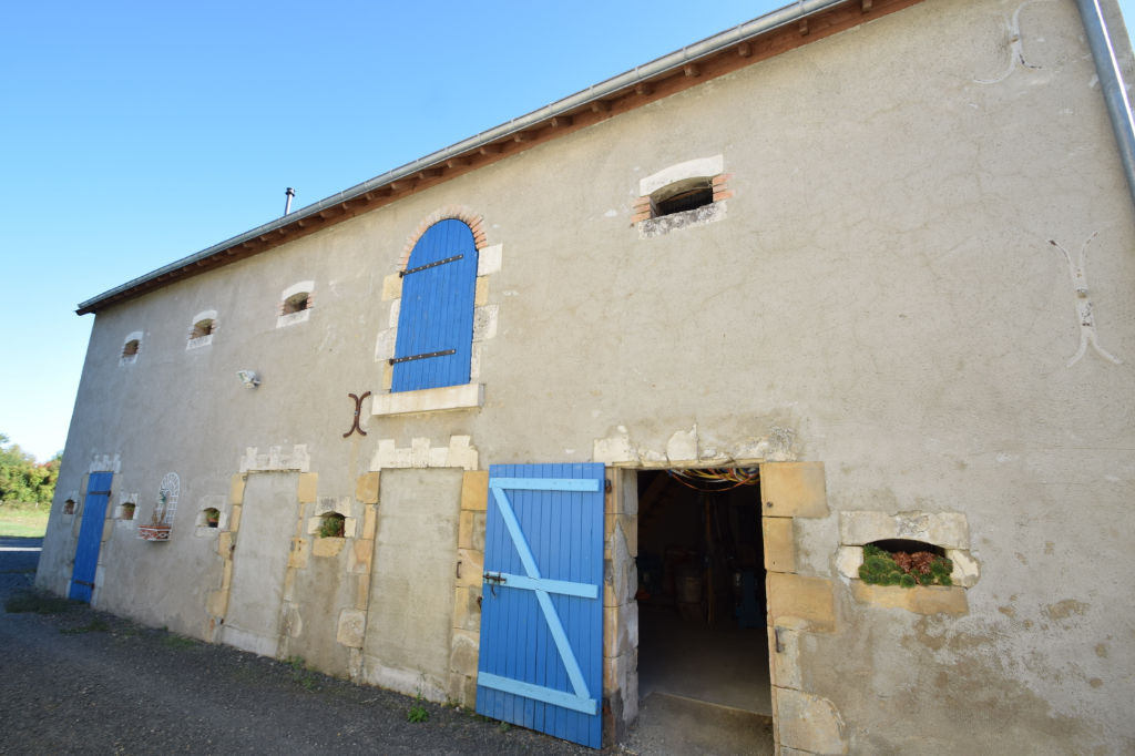 VILLAINES SOUS MALICORNE