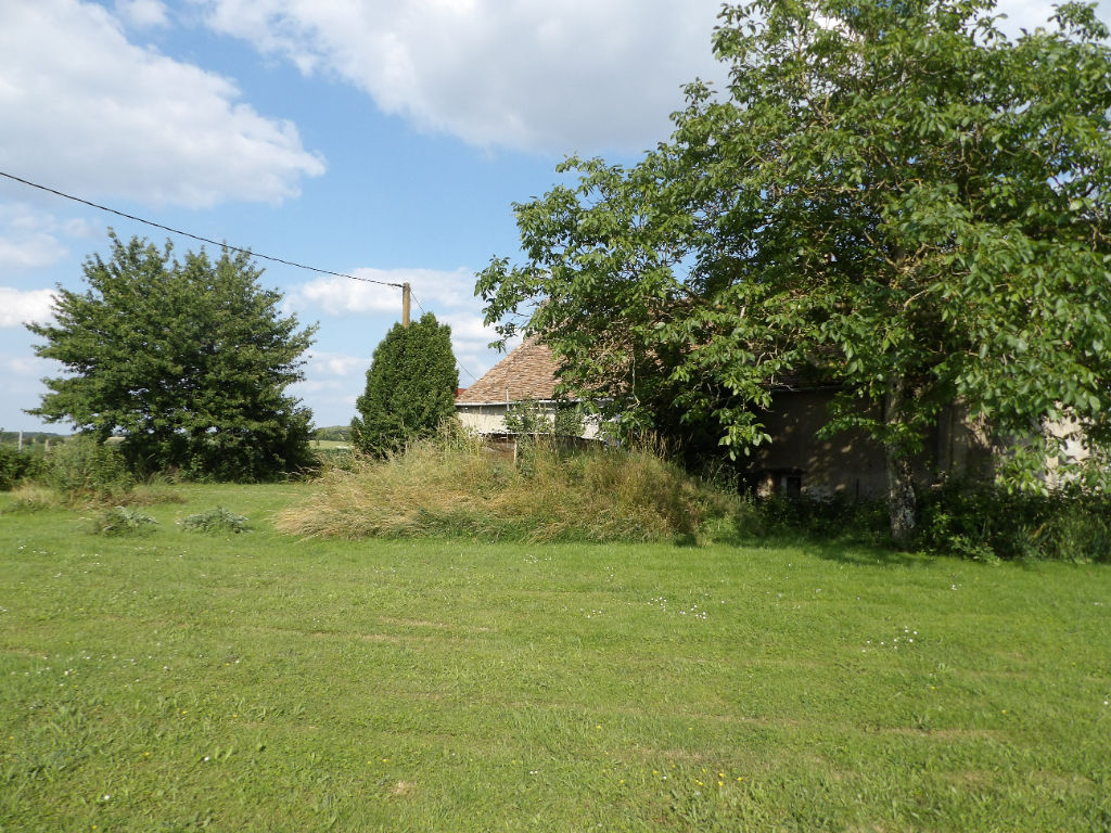 JOLIE MAISON RENOVEE EN CAMPAGNE DANS VILLAGE AVEC COMMODITES