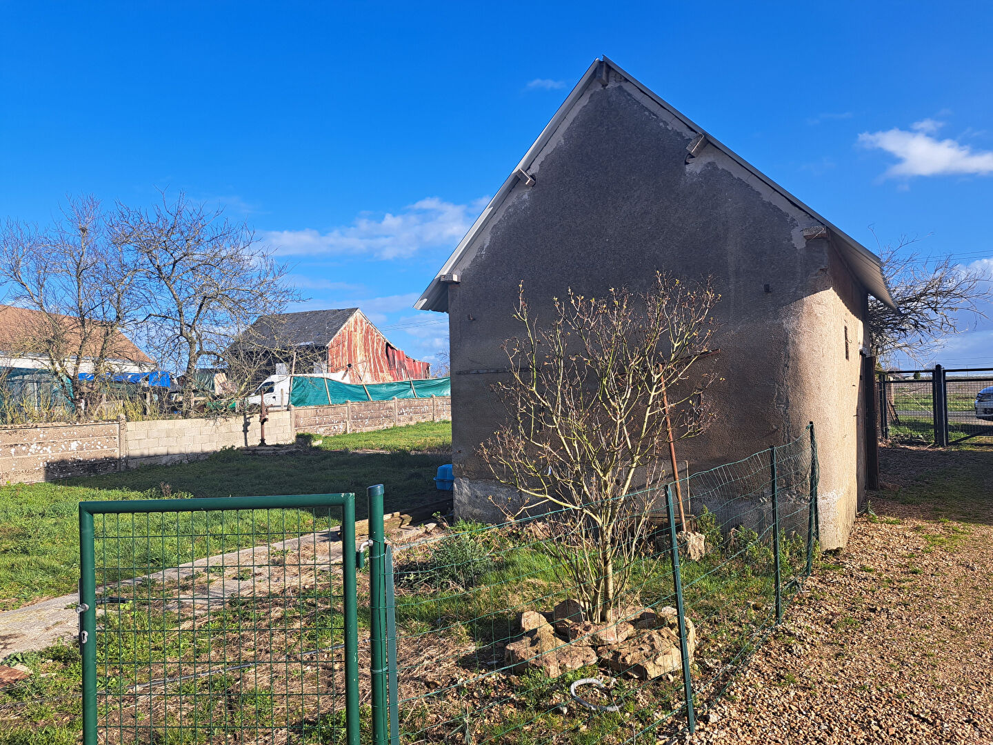 JOLIE MAISON RENOVEE EN CAMPAGNE DANS VILLAGE AVEC COMMODITES