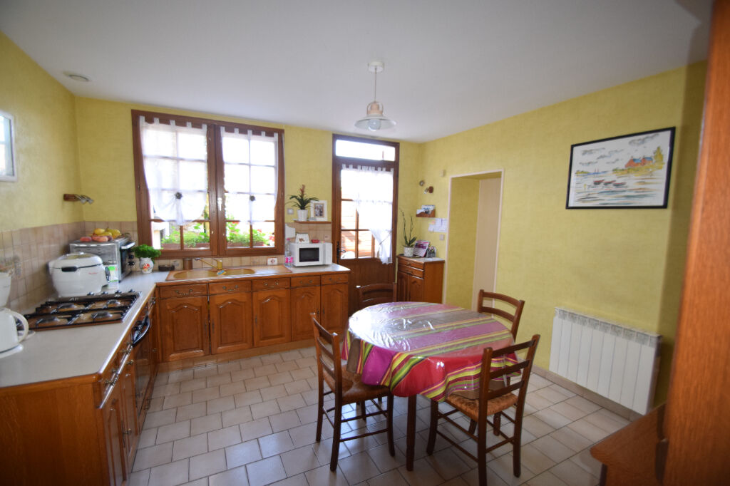 VILLAINES SOUS MALICORNE