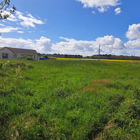 Vente terrain à Savigne sous le lude (72800)