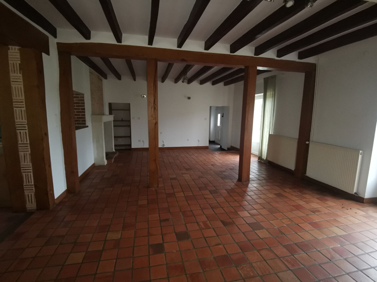 LA FLECHE, Charme et Espace à 5 mn du centre ville pour cette longère en campagne