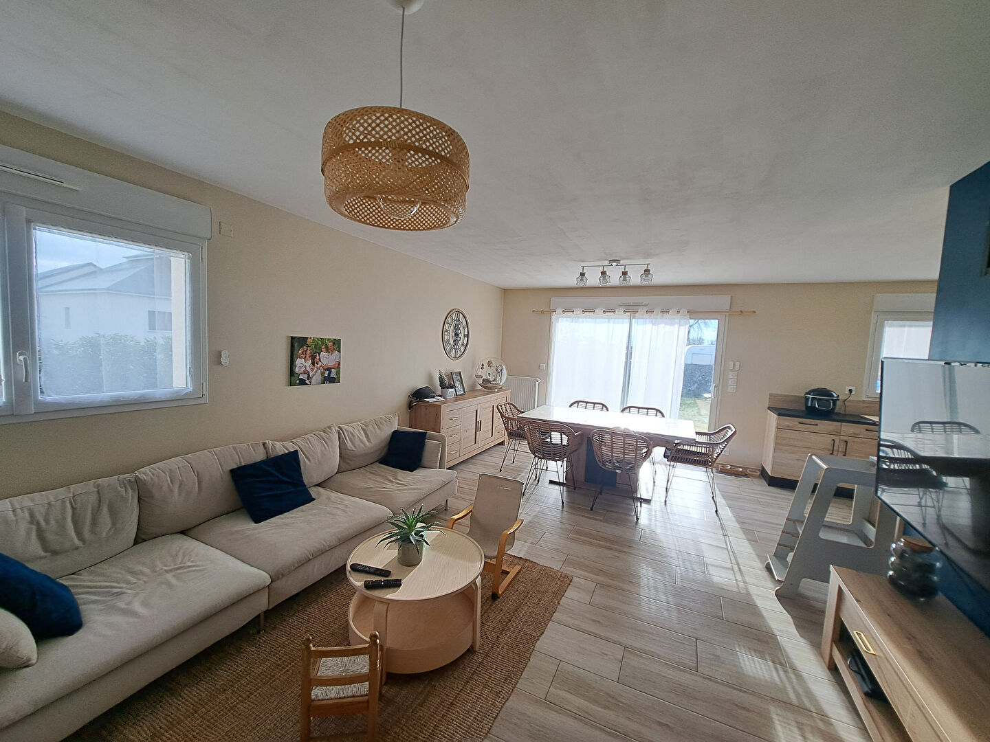 A VENDRE - PAVILLON MODERNE SITUE A VILLAINES SOUS MALICORNE