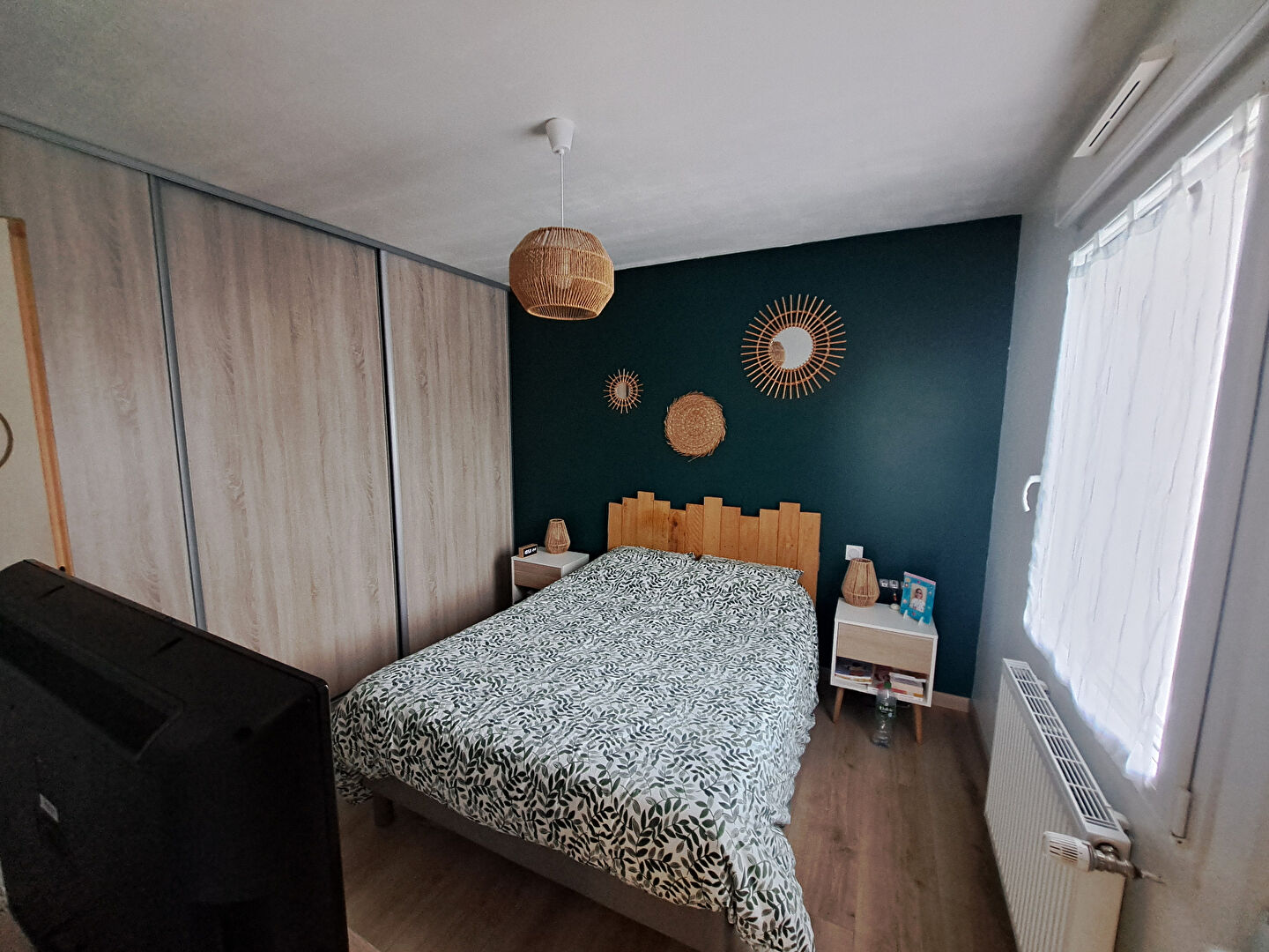 A VENDRE - PAVILLON MODERNE SITUE A VILLAINES SOUS MALICORNE
