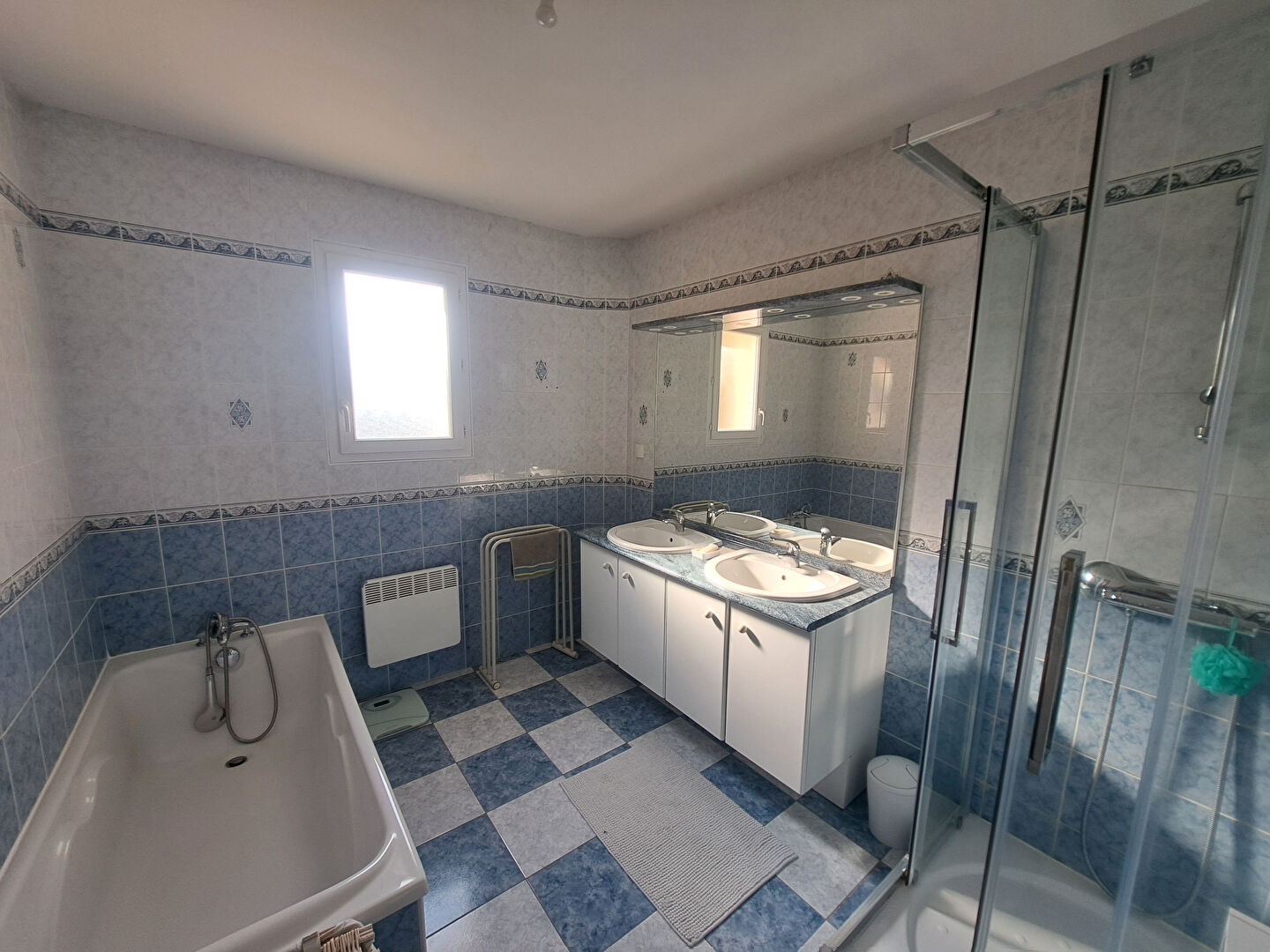 A VENDRE - BEAU PAVILLON A CROSMIERES