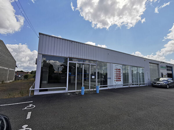 Location local-professionnel à La fleche (72200)
