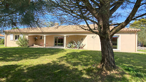 Vente par agence immobiliere à L aiguillon sur vie (85220)
