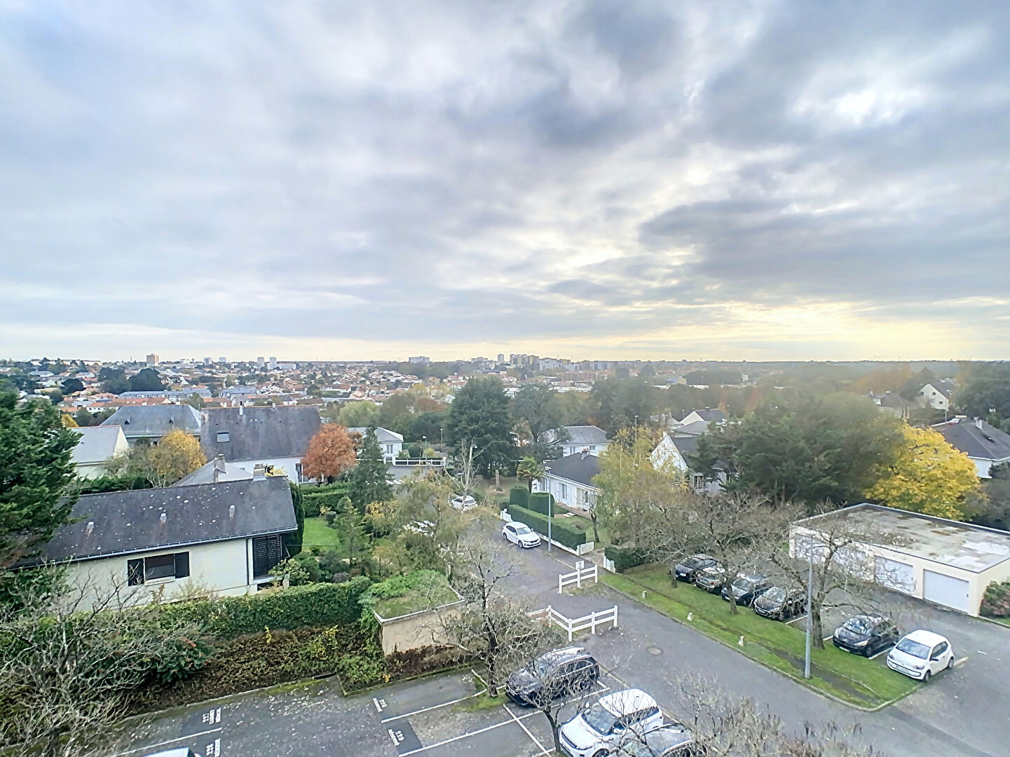 Appartement type 3 avec Balcon et garage sur la ville de Cholet proche de l'hyper centre.