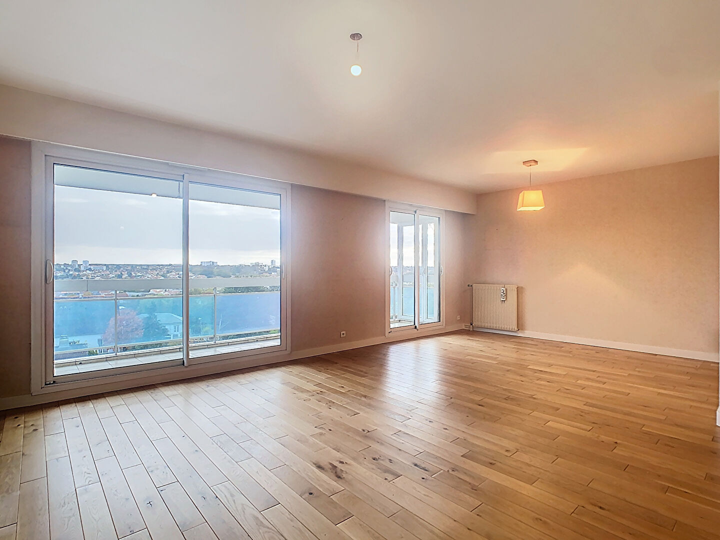 Appartement type 3 avec Balcon et garage sur la ville de Cholet proche de l'hyper centre.