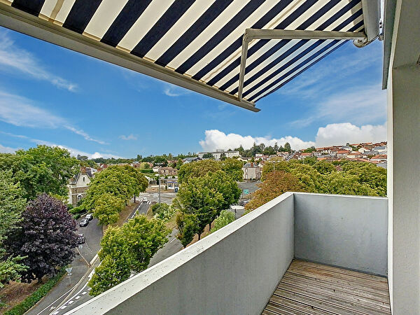 Vente par agence immobiliere à La tessoualle (49280)