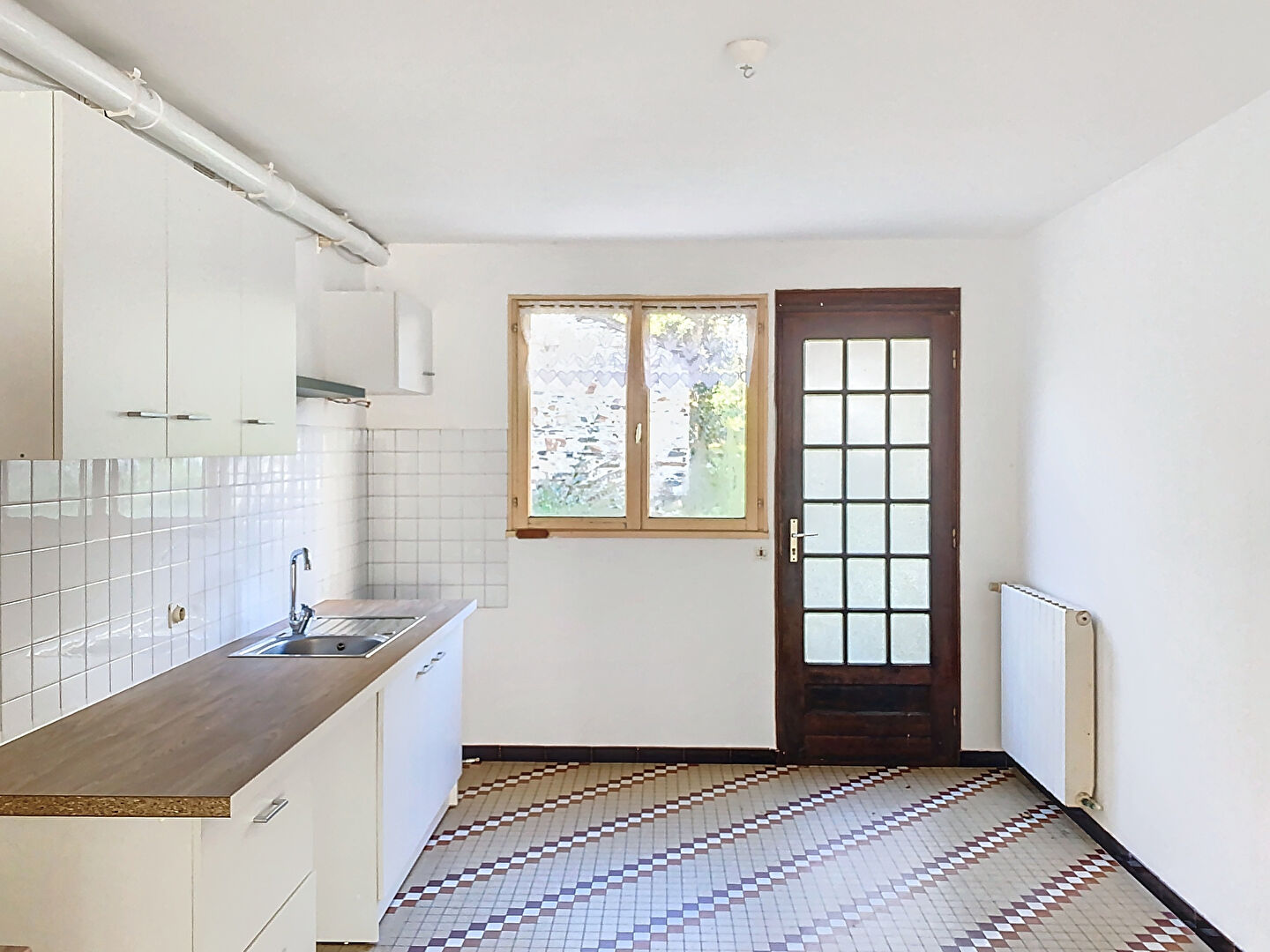 Maison pleine de potentielle dans le centre de Châteauneuf sur Sarthe