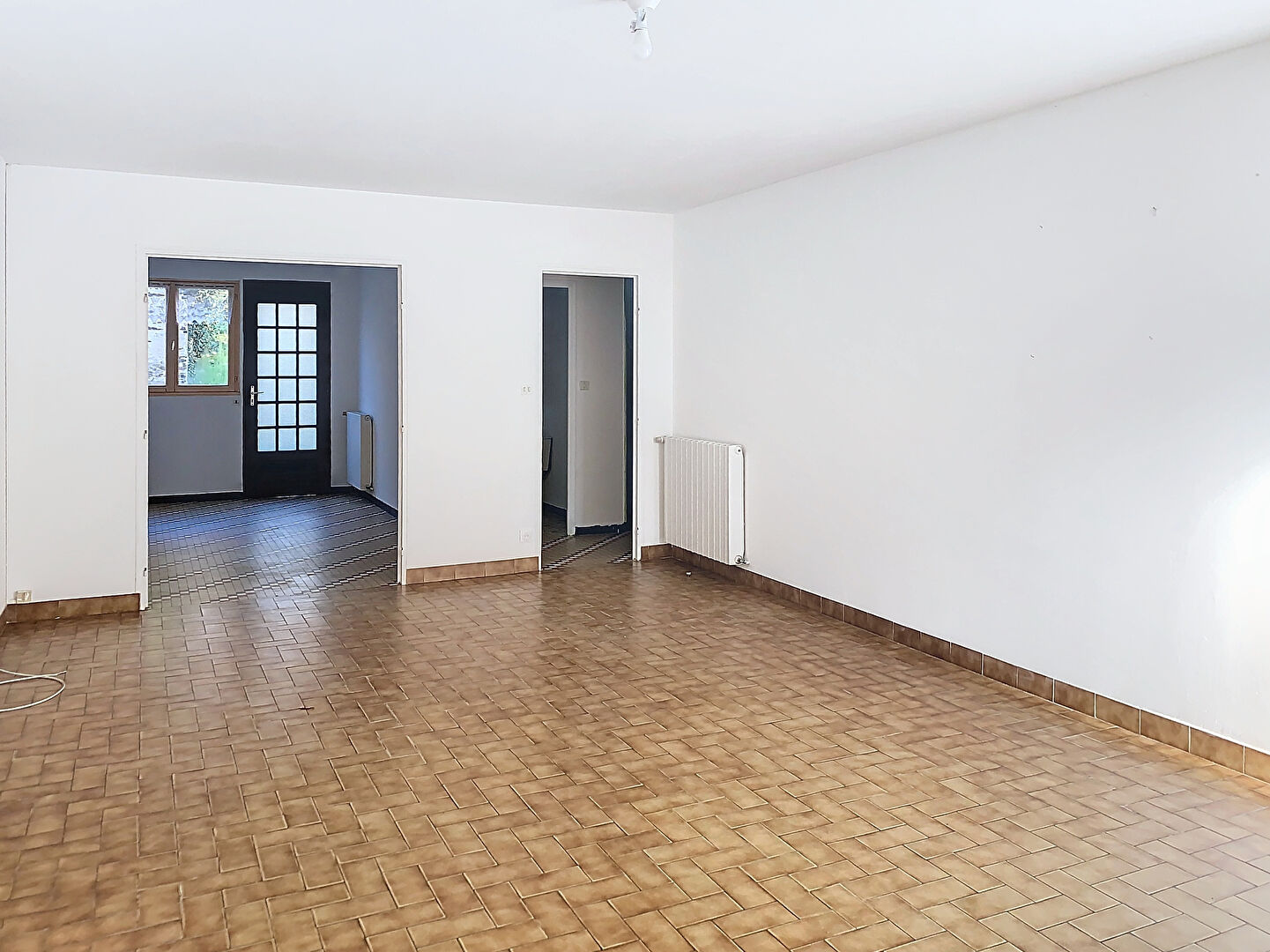 Maison pleine de potentielle dans le centre de Châteauneuf sur Sarthe