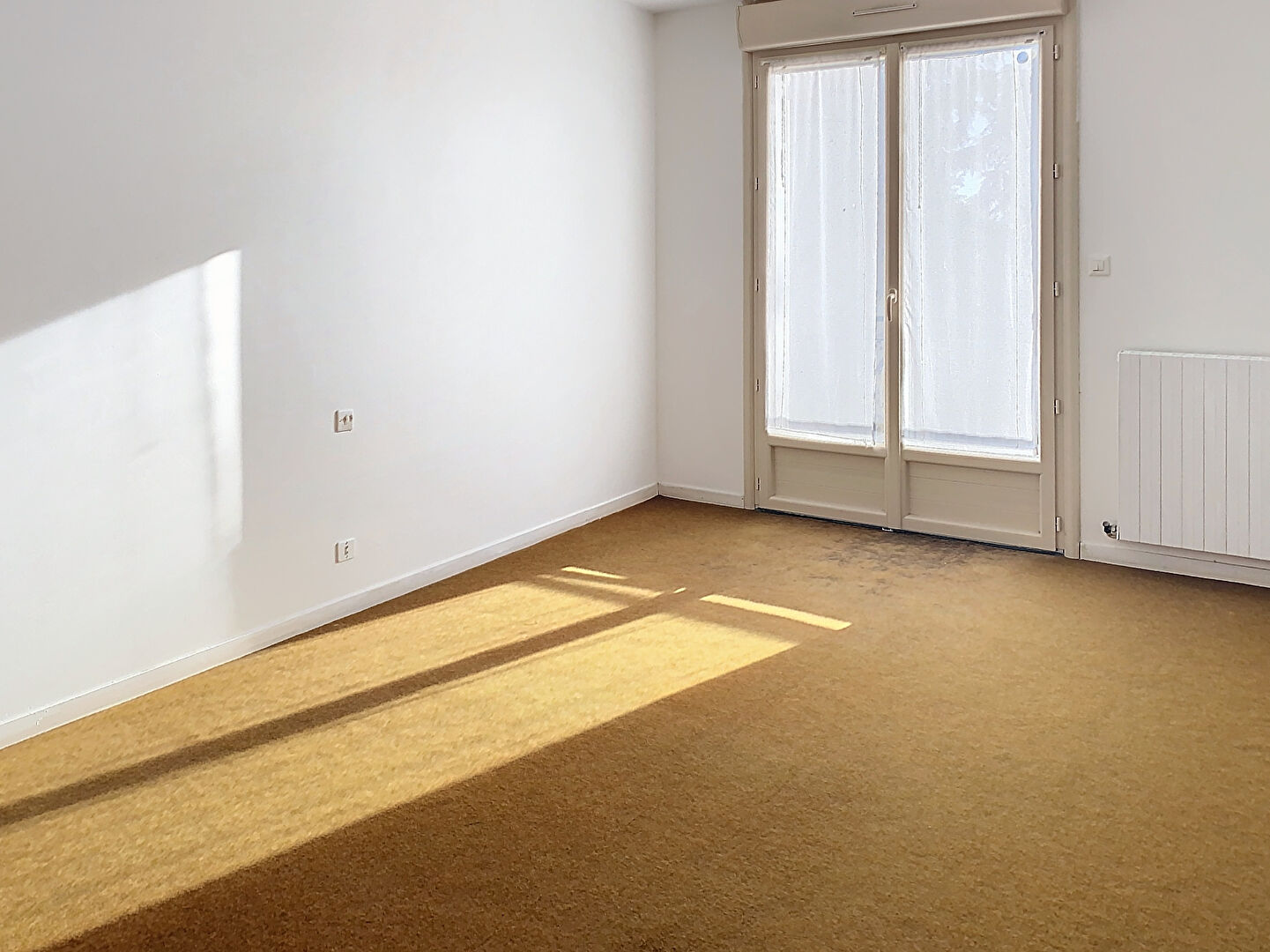 Maison pleine de potentielle dans le centre de Châteauneuf sur Sarthe