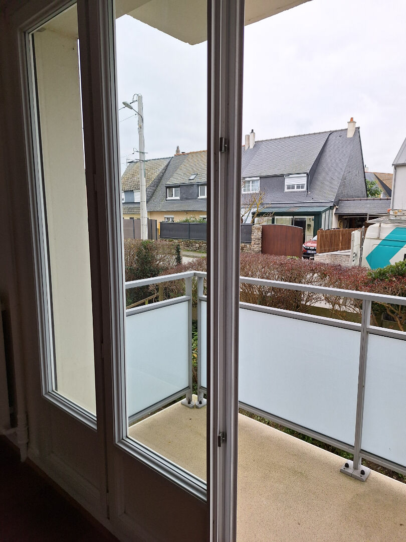 SAINT MALO  QUARTIER BELLEVUE APPARTEMENT  T2 AVEC BALCON  -  PARKING - ASCENSEUR