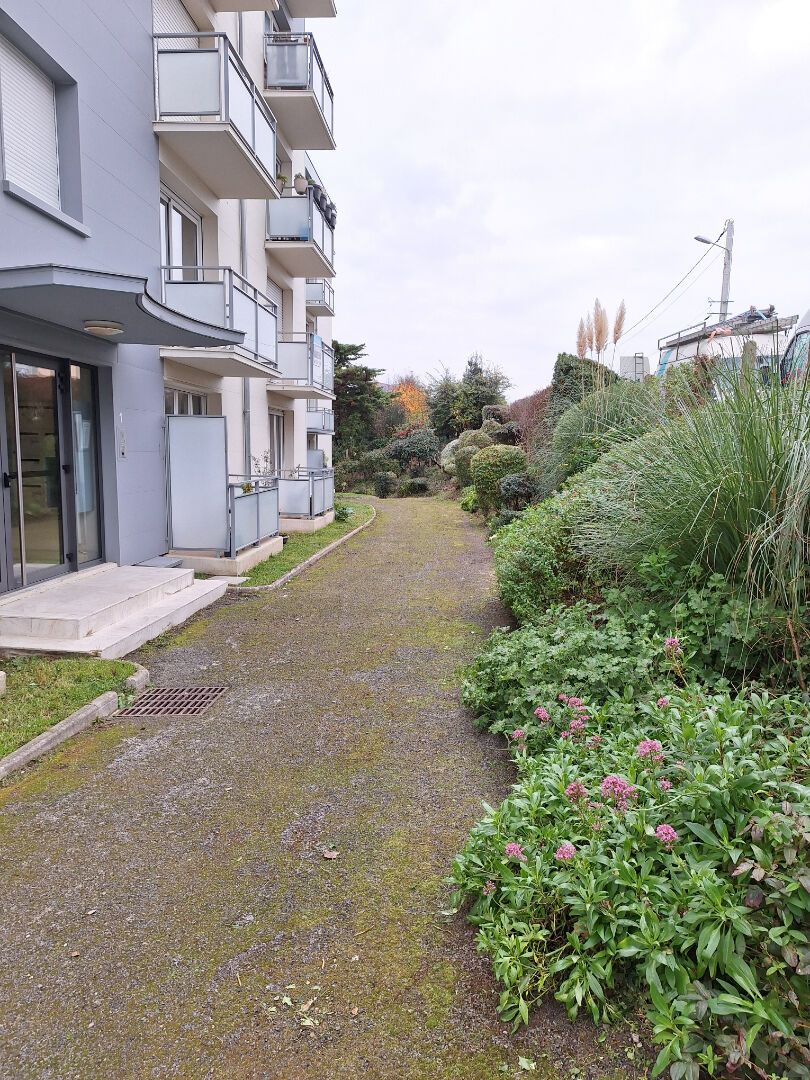 SAINT MALO  QUARTIER BELLEVUE APPARTEMENT  T2 AVEC BALCON  -  PARKING - ASCENSEUR