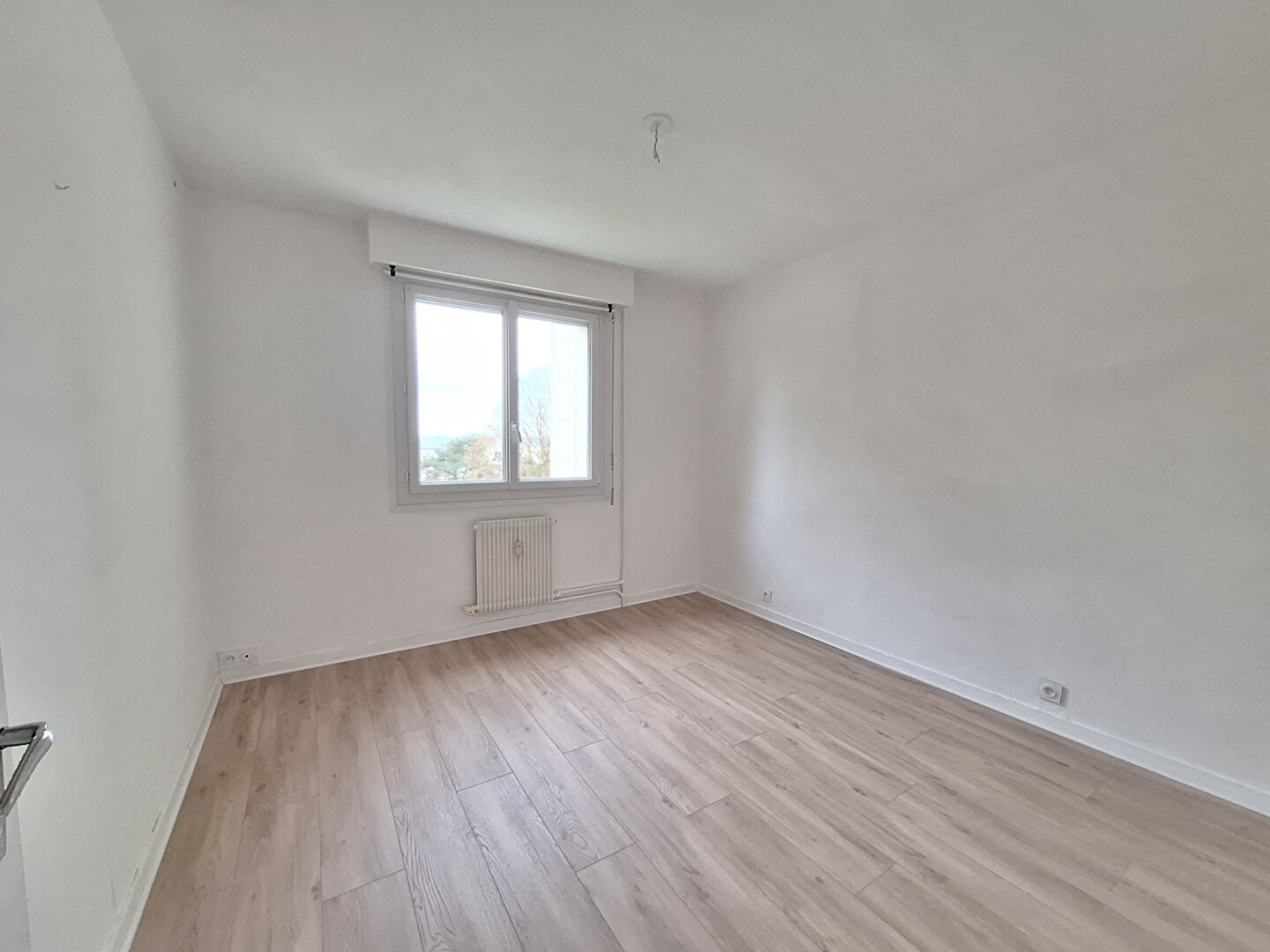 SAINT MALO  QUARTIER BELLEVUE APPARTEMENT  T2 AVEC BALCON  -  PARKING - ASCENSEUR