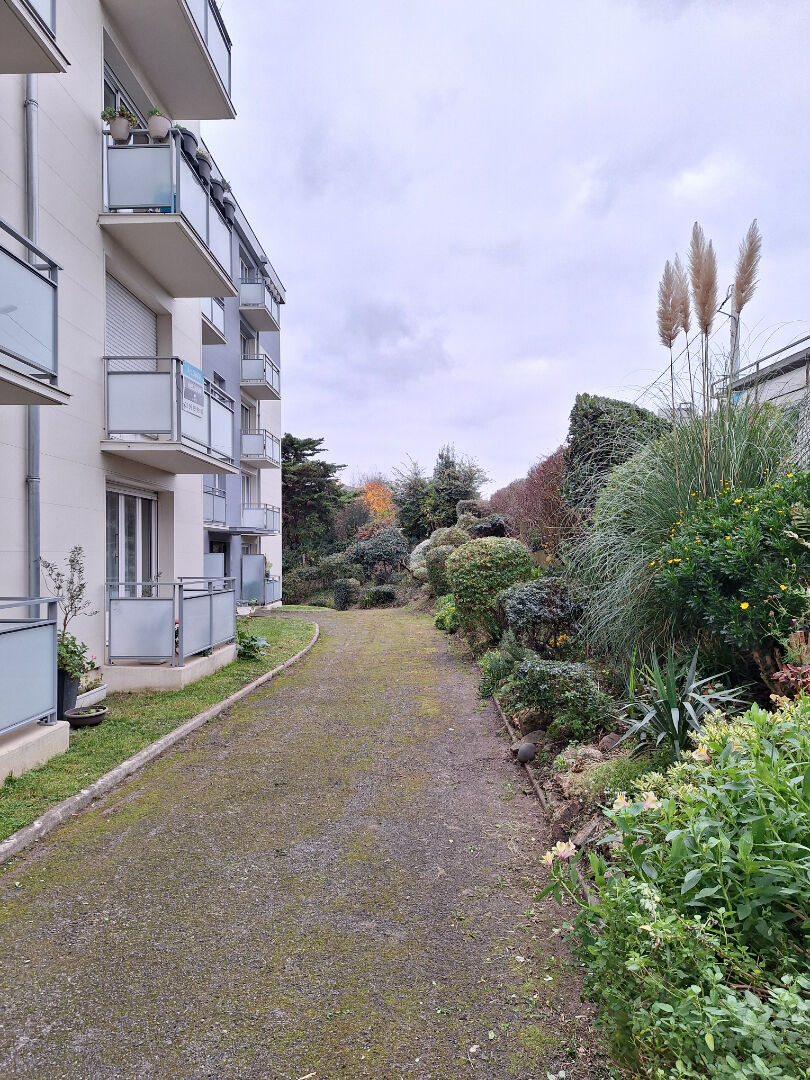 SAINT MALO  QUARTIER BELLEVUE APPARTEMENT  T2 AVEC BALCON  -  PARKING - ASCENSEUR
