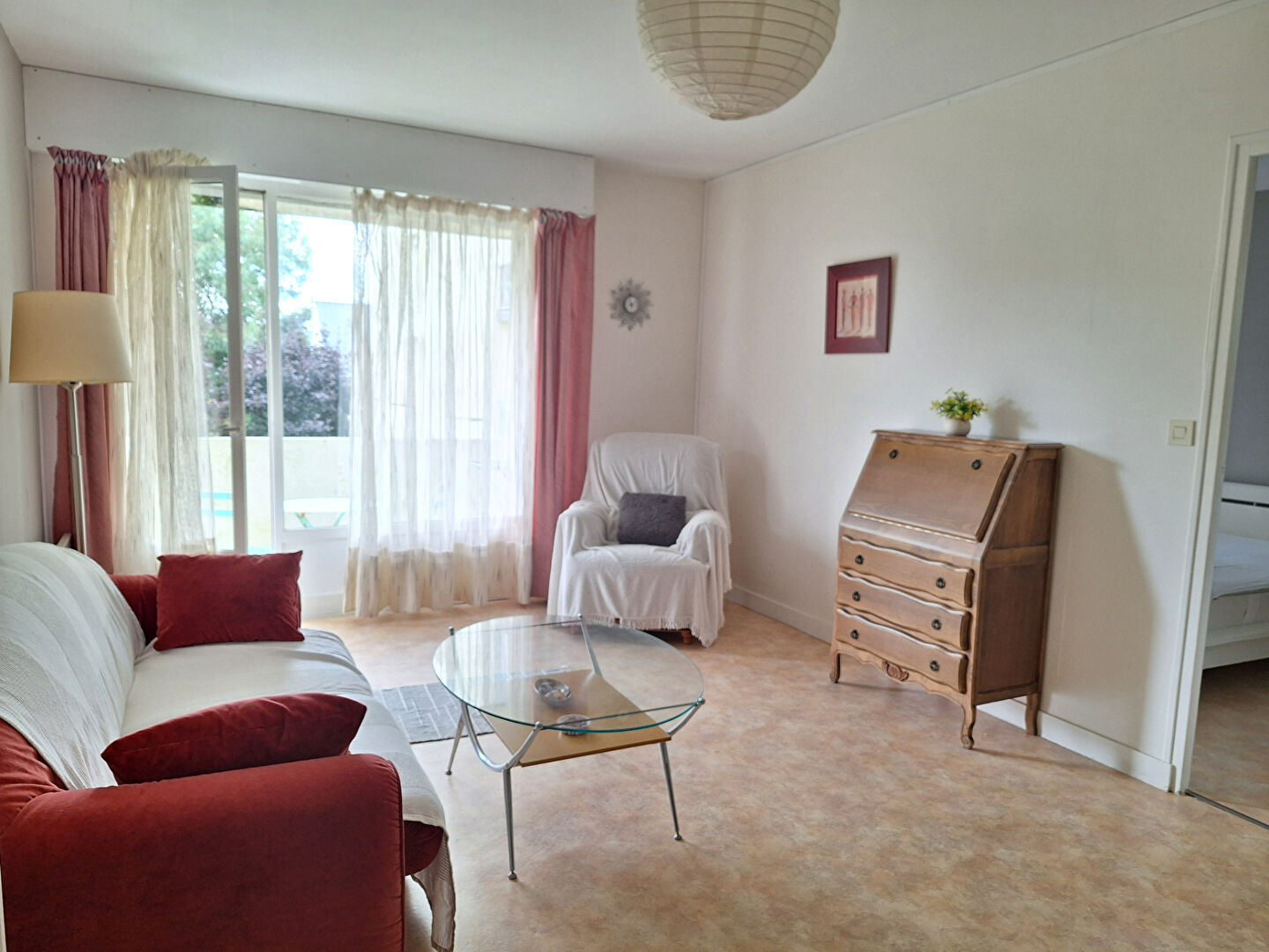 LOCATION ETUDIANTE SAINT MALO  PROCHE SAINT SERVAN Appartement  T2 meublé avec balcon, parking en sous-sol