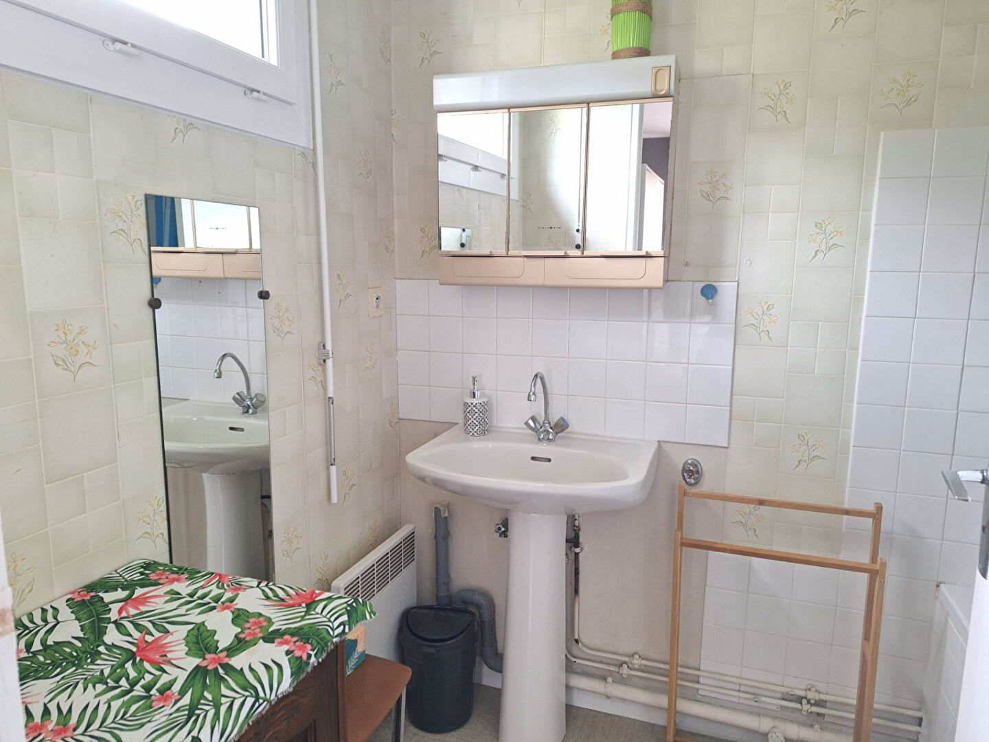 LOCATION ETUDIANTE SAINT MALO  PROCHE SAINT SERVAN Appartement  T2 meublé avec balcon, parking en sous-sol