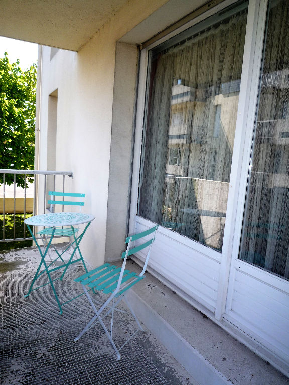 LOCATION ETUDIANTE SAINT MALO  PROCHE SAINT SERVAN Appartement  T2 meublé avec balcon, parking en sous-sol