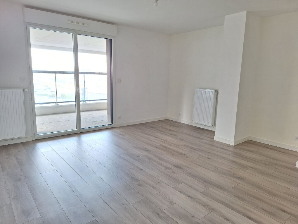 SAINT MALO APPARTEMENT T3 - LOUE EN PINEL - TERRASSE  -PLACE DE PARKING