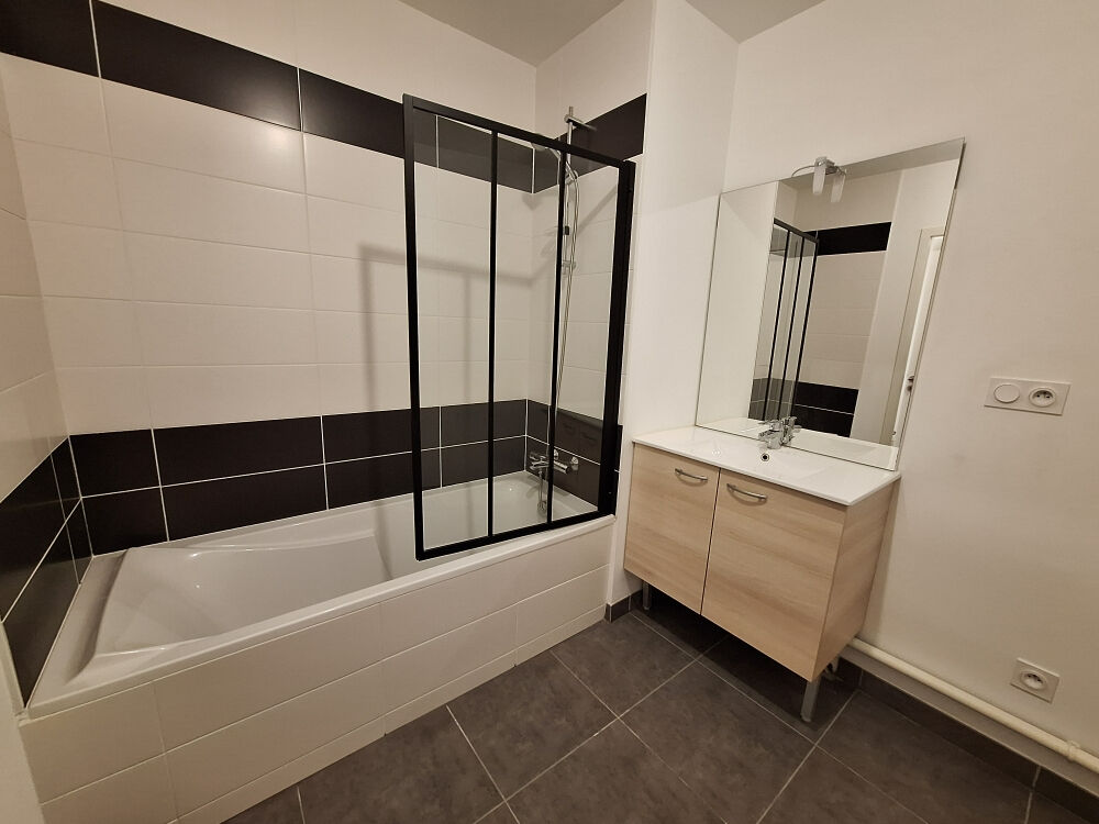 SAINT MALO APPARTEMENT T3 - LOUE EN PINEL - TERRASSE  -PLACE DE PARKING
