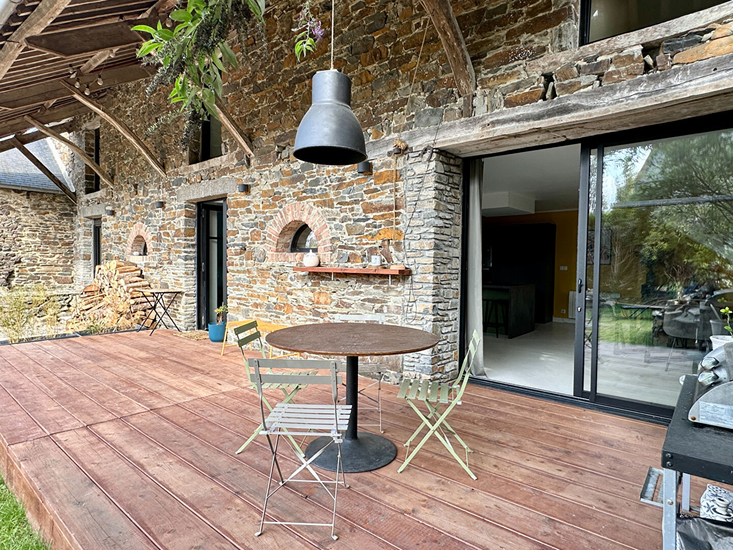 Longère en pierre avec piscine à Lillemer