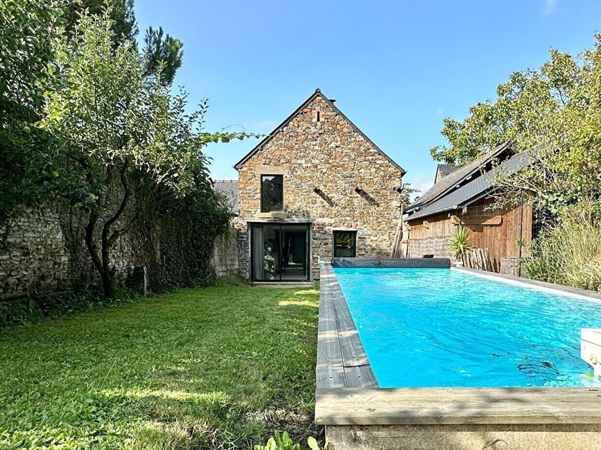 Longère en pierre avec piscine à Lillemer