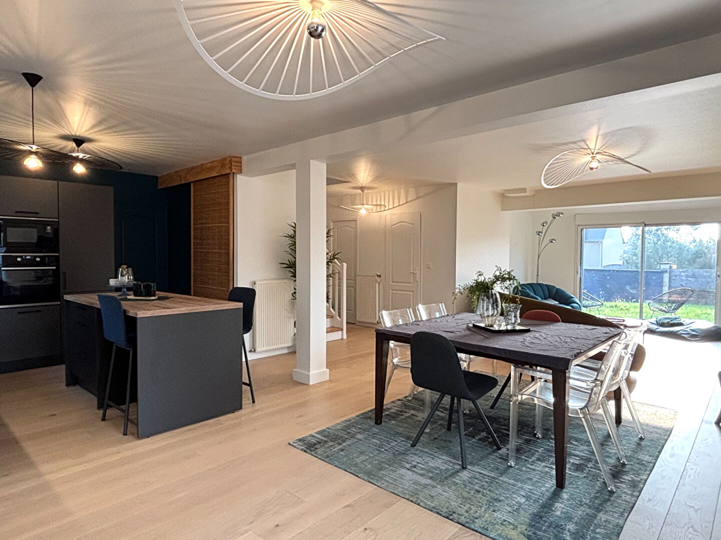 Maison récente T5 (3 chambres et un bureau) - Châteauneuf