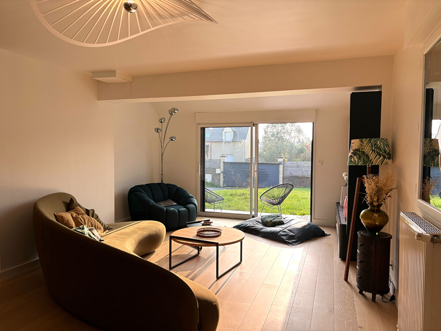 Maison récente T5 (3 chambres et un bureau) - Châteauneuf