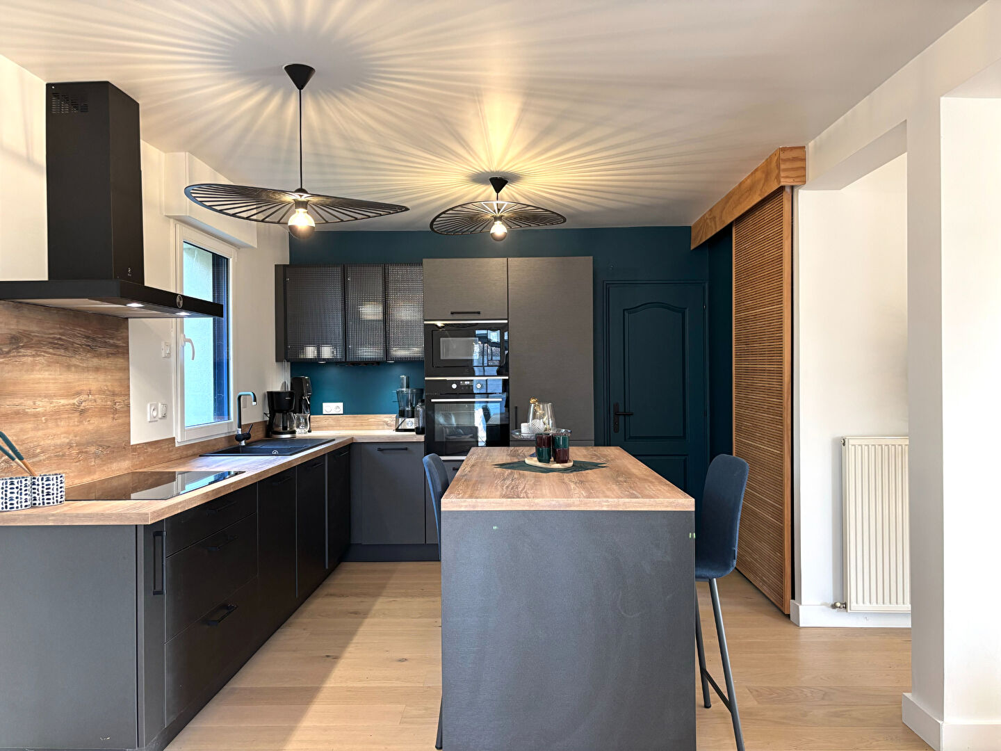 Maison récente T5 (3 chambres et un bureau) - Châteauneuf