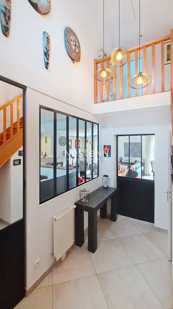 A louer : Bois d'Arcy -Maison individuelle de7 pièces de 139 m² avec garage