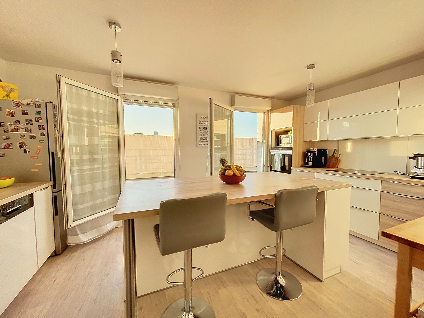 A vendre- Appartement 5 pièces 106 m2, 2 places parking et cave, Guyancourt