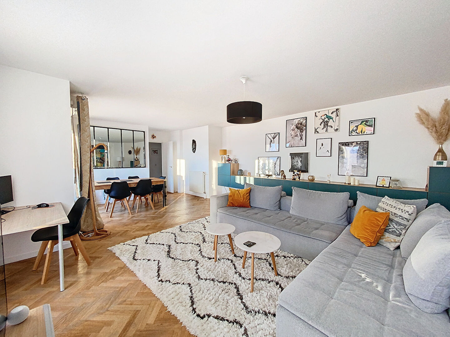 A vendre- Appartement 5 pièces 106 m2, 2 places parking et cave, Guyancourt