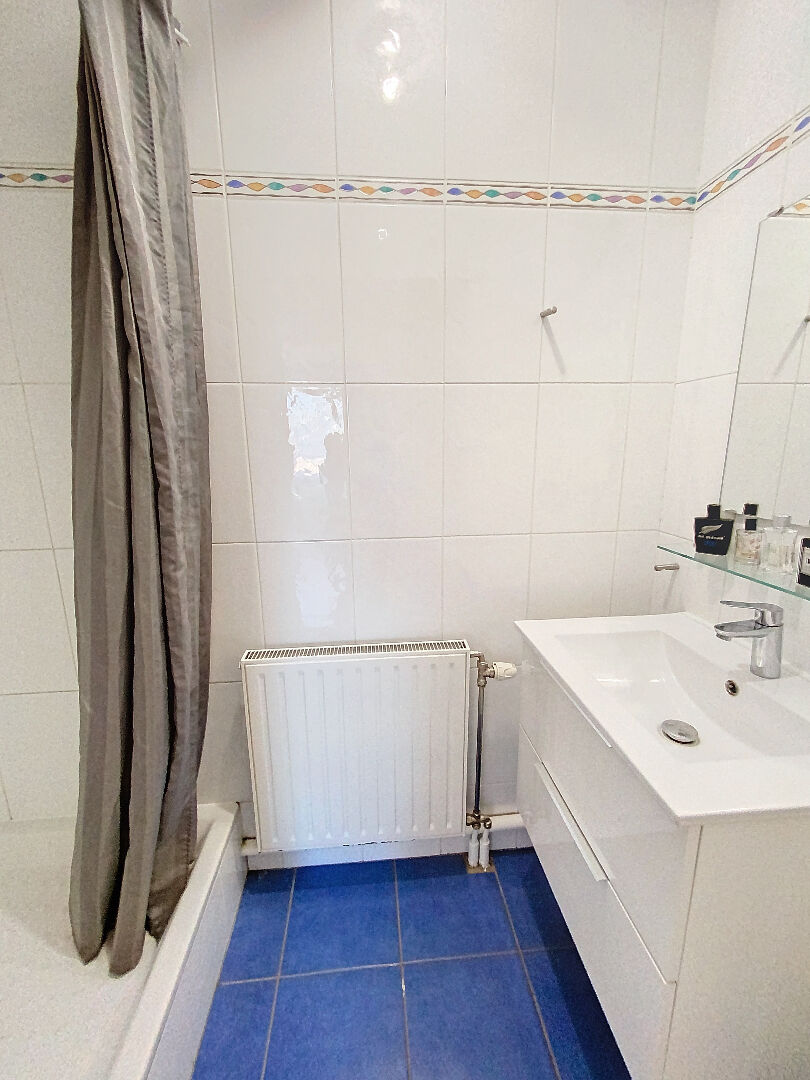 A vendre- Appartement 5 pièces 106 m2, 2 places parking et cave, Guyancourt