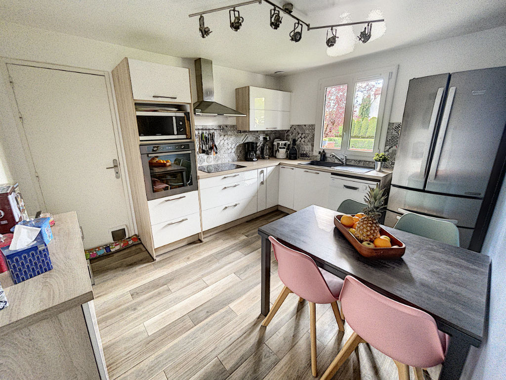Coeur village de Voisins ,superbe maison individuelle 6 pièces, 118 m²