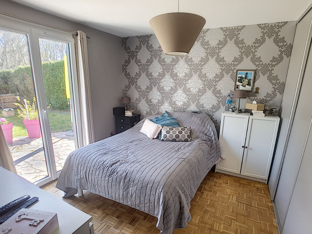 Coeur village de Voisins ,superbe maison individuelle 6 pièces, 118 m²
